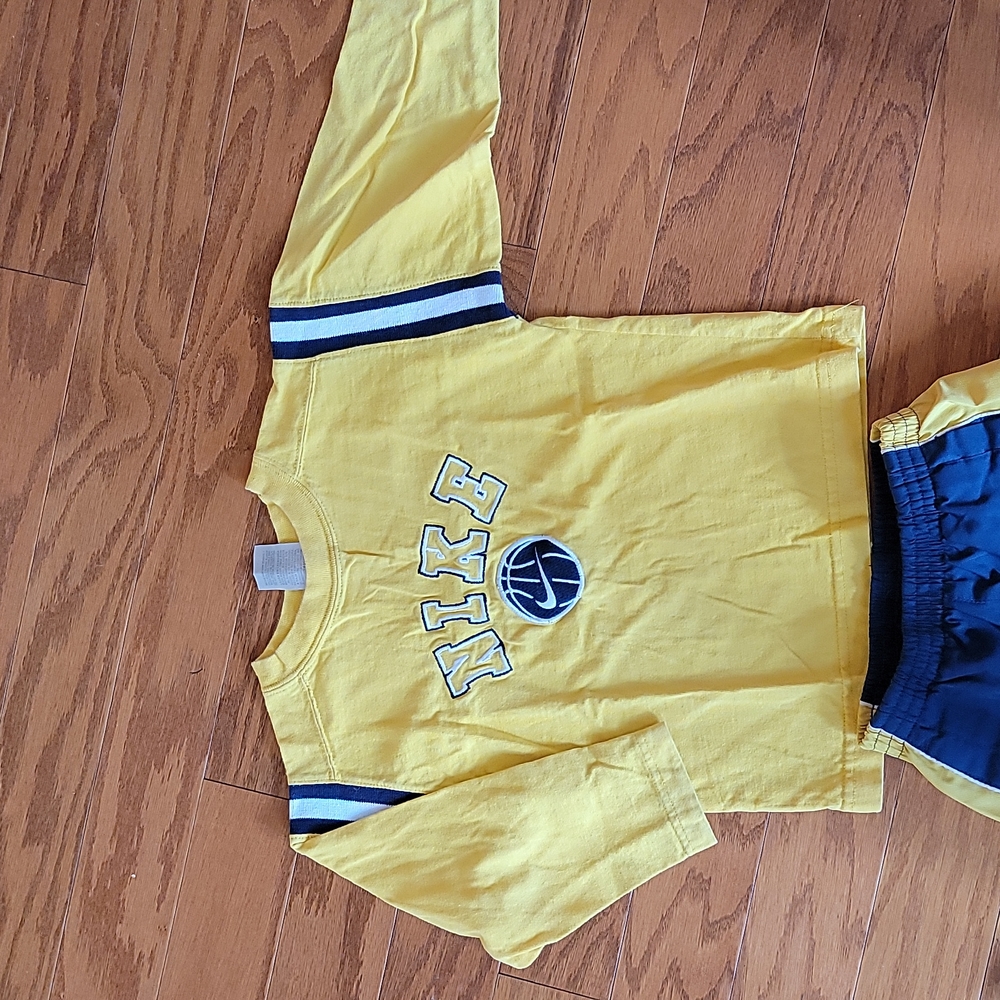 Boys nike set. Size 4 - Picture 2 of 3